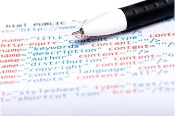 Làm SEO có cần biết code hay không?